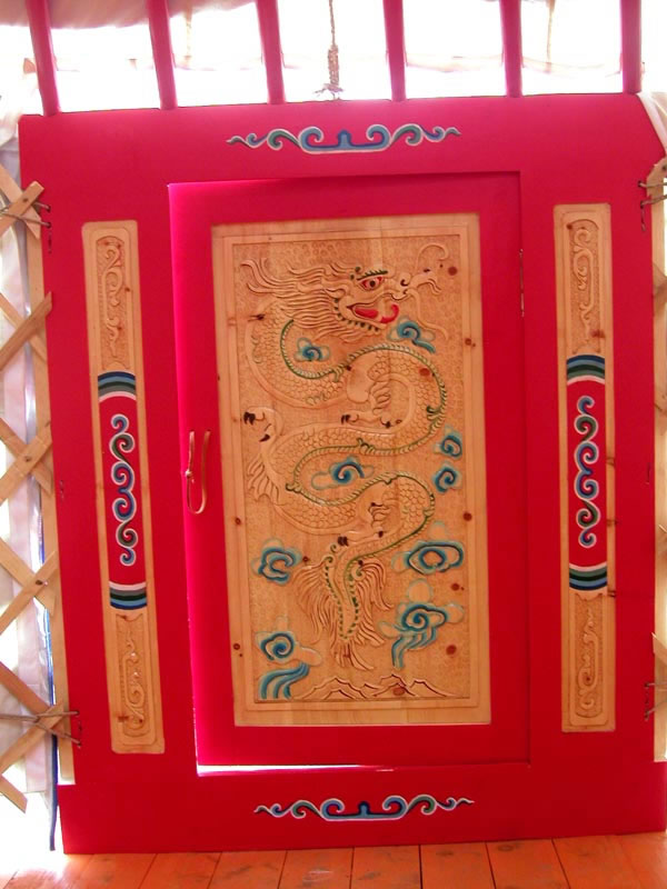 detail porte sculptee jpg